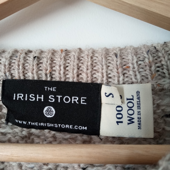 NWOT The Irish Store Lightweight Crew Neck, Size Small, Grey/Beige - Picture 5 of 5